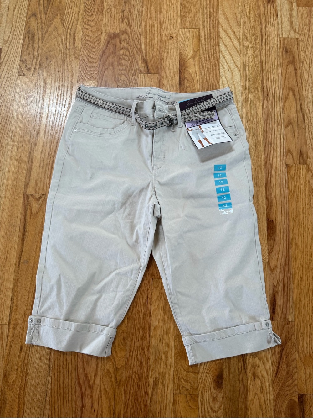 Gloria Vanderbilt Beige Cargo Capris with Woven Belt